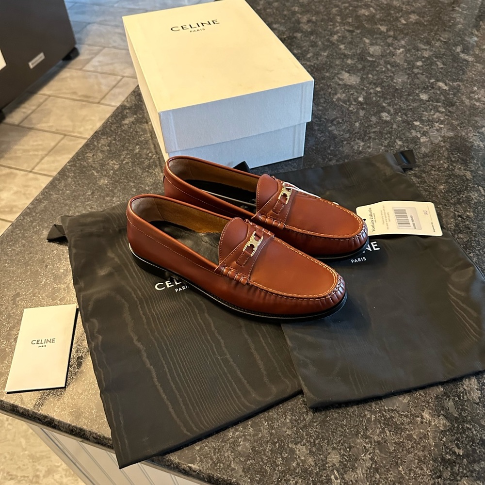 Authenticated Celine Thriomphe lamb skim dark brown loafers size 39,5